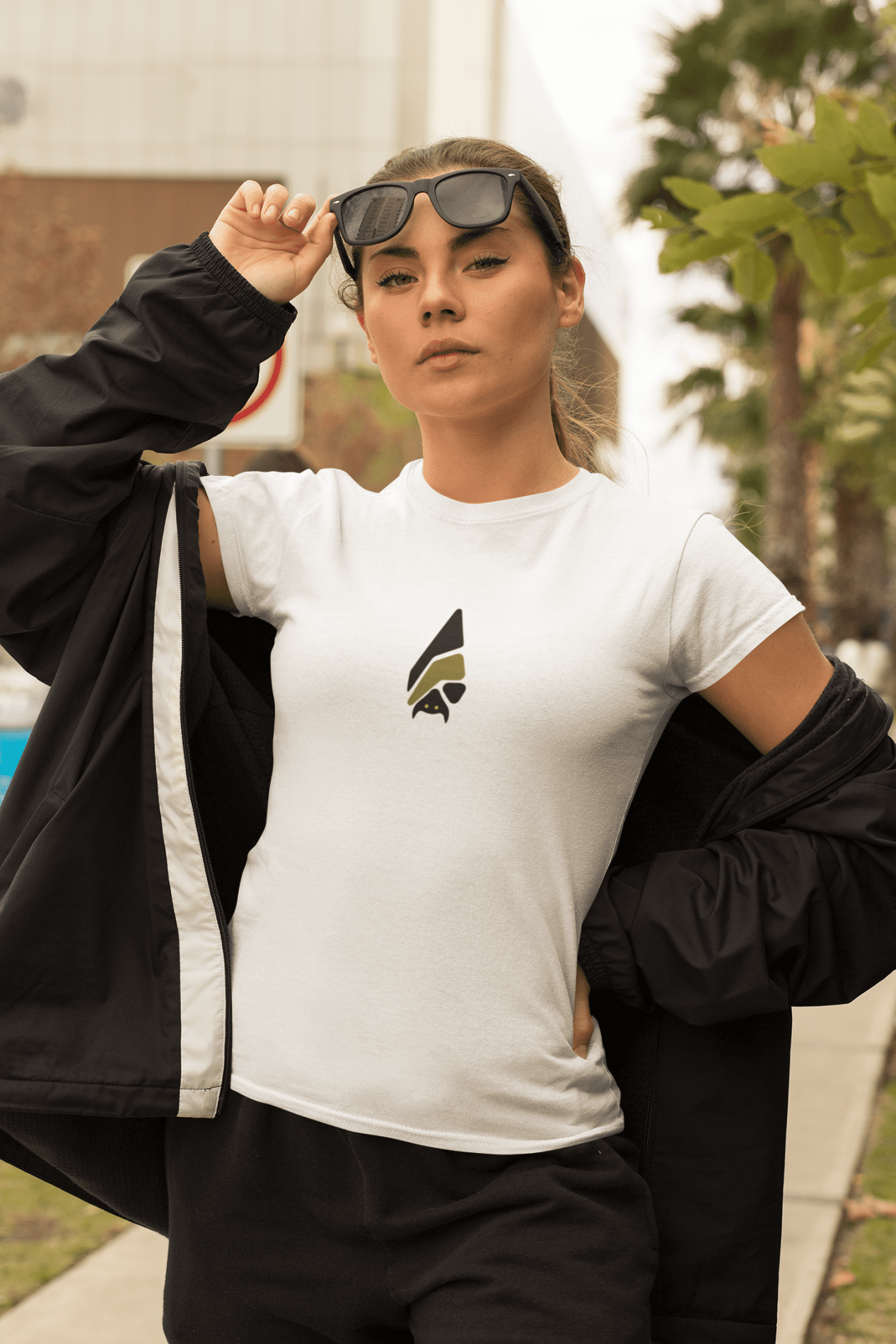 woman wearing an Batz olive athleisure outfit 32445 1